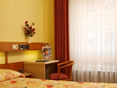 Hotel Zurich Lucembursko Pokoj fotografie